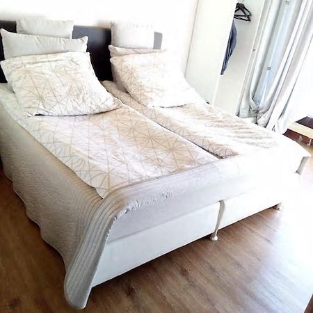 Appartement Bames Badurach Metzingen Stuttgart à Bad Urach Extérieur photo