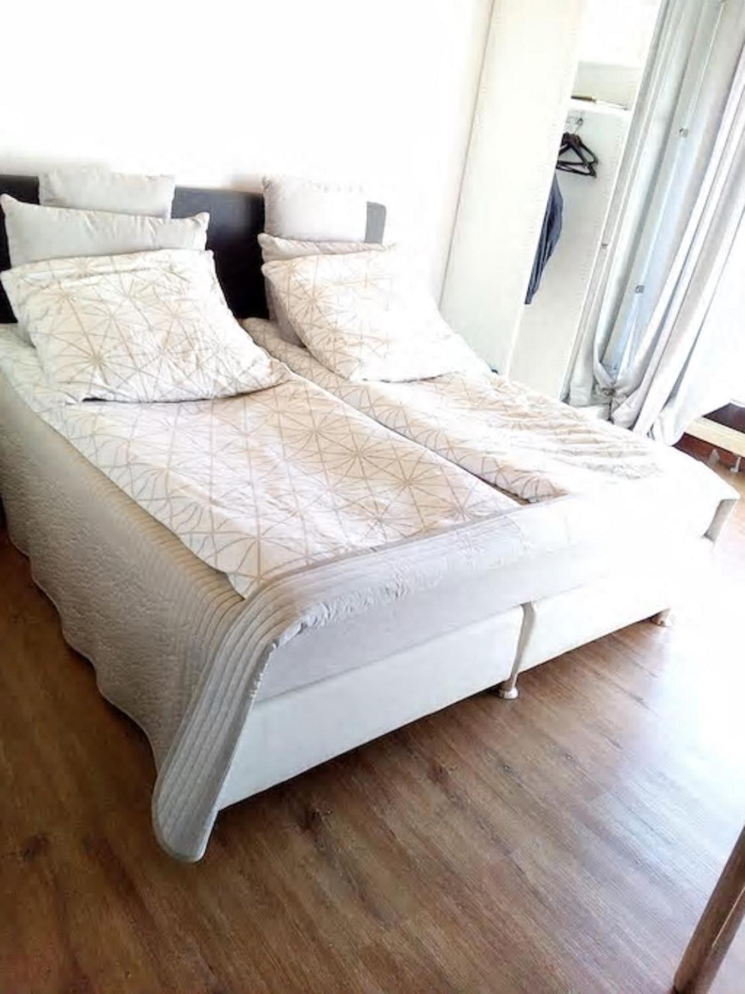 Appartement Bames Badurach Metzingen Stuttgart à Bad Urach Extérieur photo
